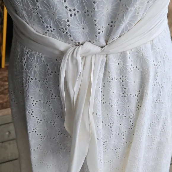 Maggy London White Lace Midi Dress - Picture 2 of 8